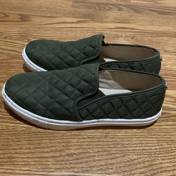 Steve Madden Shoes - Picture 2 of 4